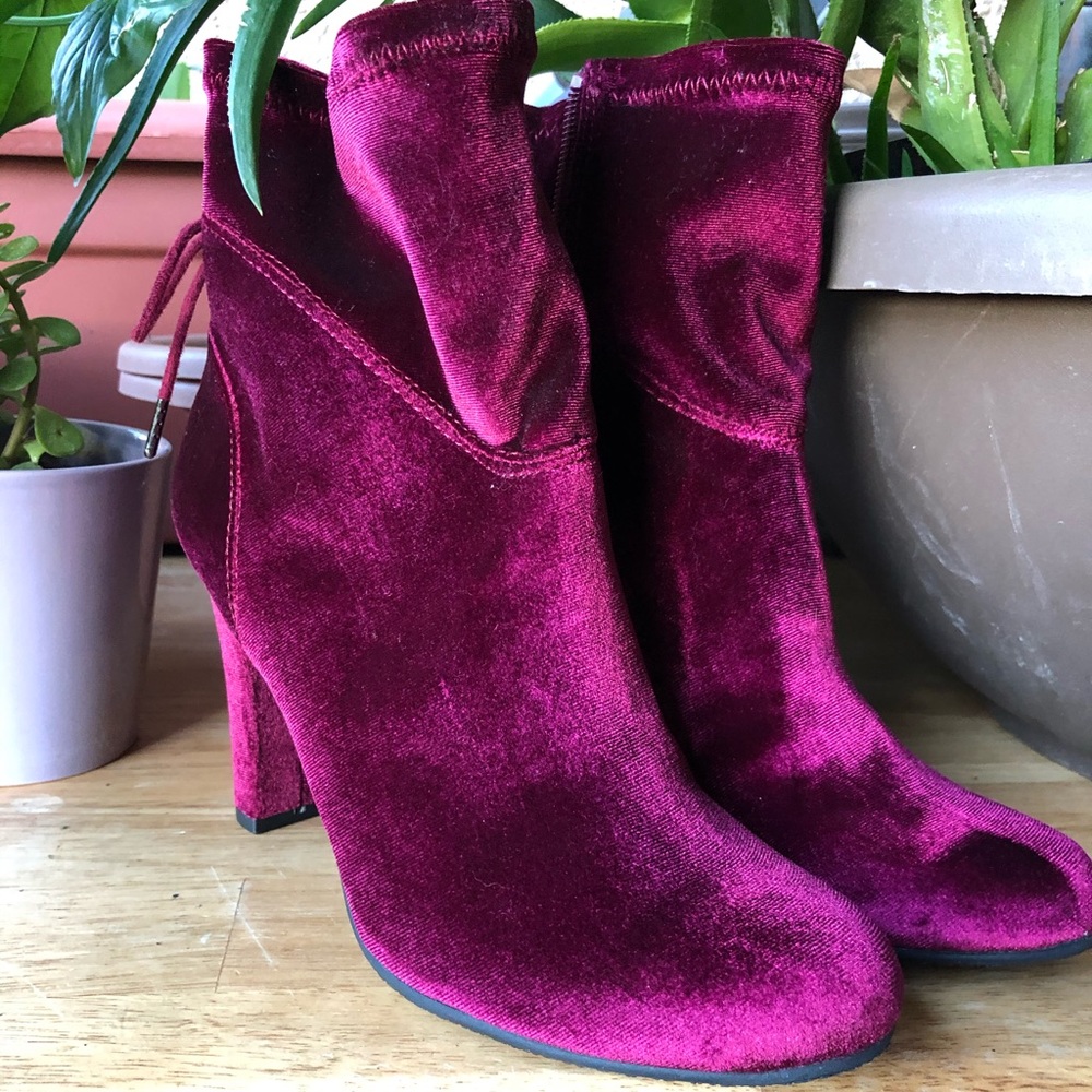 Francescas velvet booties size 7